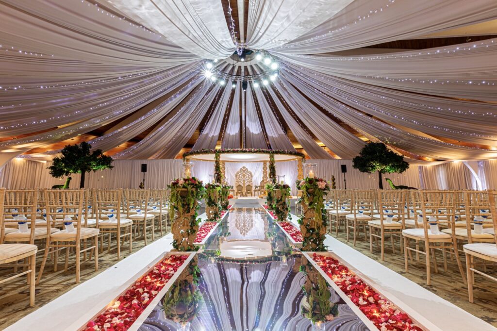 petevelvet_wedding_150 Chandelier backdrop elegant wedding London wedding photographer