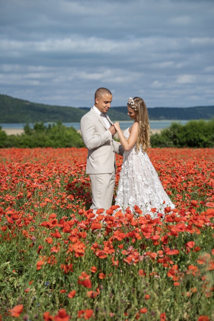 petevelvet_wedding_171 Smiling couple in green garden London wedding photographer