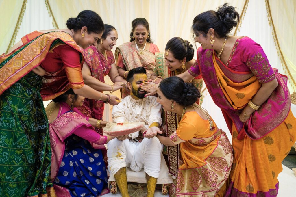 petevelvet_wedding_190 Celebrations at Hindu wedding by London wedding photographer