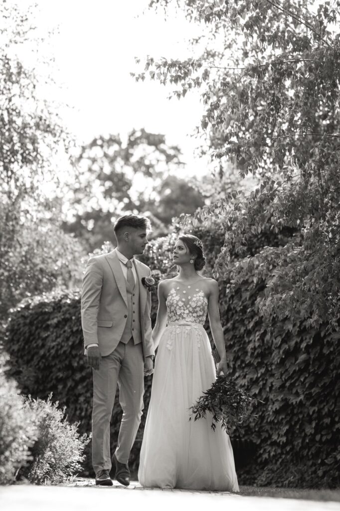 petevelvet_wedding_230 Garden gazebo backdrop London wedding photographer