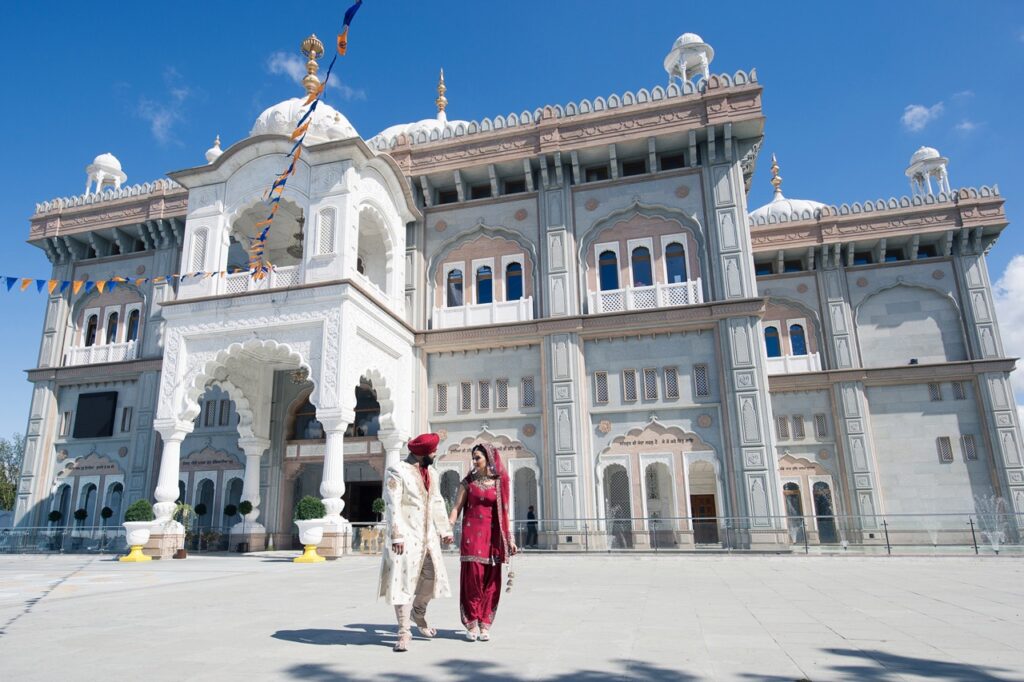 petevelvet_wedding_260 Reception dance floor London wedding photographer